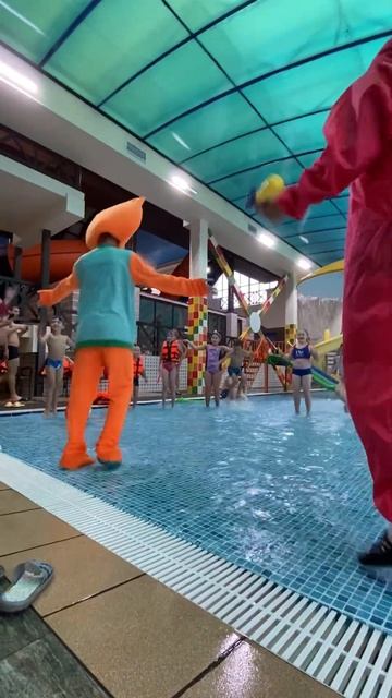 Аквапарк «WaterLand» 2 смотреть онлайн