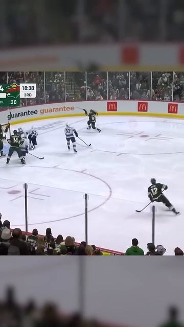 Как Русский хоккеист ШОКИРОВАЛ всю АМЕРИКУ! #хоккей #sho смотреть онлайн