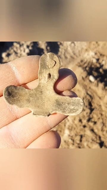 Странная находка. Крест или конина? #коп #фишер #поиск #s смотреть онлайн