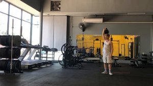 Шагающие Выпады с гирей над головой