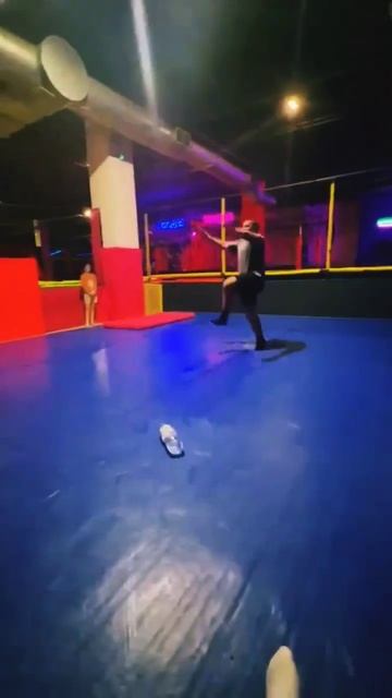 Идеальное переднее сальто) #shorts#frontflip#сальто#status#красо? смотреть онлайн