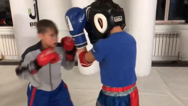 Работа локтями. смотреть онлайн