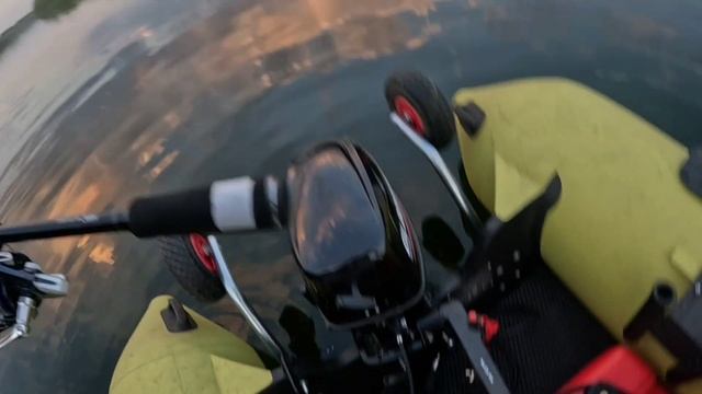 Спиннинговая рыбалка с лодки на малой реке смотреть онлайн