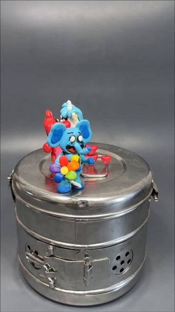 Smiling Critters Love Story #sculpting #plasticine #clayart #smilingcritters смотреть онлайн