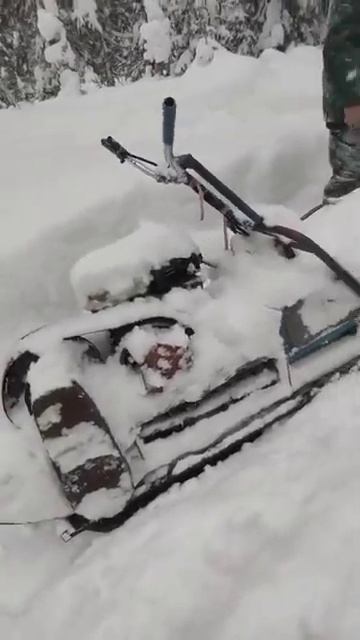 83 К снегоходу цепляем двое саней Зимняя тайга Сибирь смотреть онлайн
