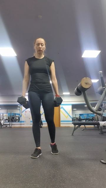 Упражнения с гантелями. смотреть онлайн