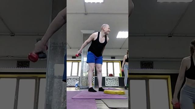 Разгибание рук с гантелями назад в наклоне. Упражнени?