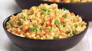 РИС С ОВОЩАМИ за 30 минут. ЖАРЕНЫЙ РИС С ОВОЩАМИ И ЯЙЦОМ на сковороде. Быстрый и простой рецепт.