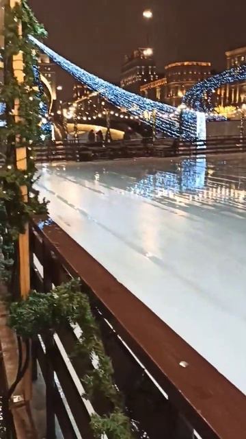 Новогодний бассейн на Павелецкой смотреть онлайн