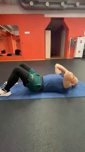 Скручивания на мышцы брюшного пресса. смотреть онлайн