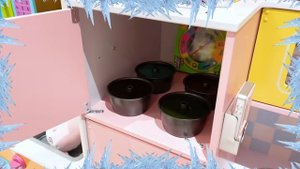 Мистер Макс Макс не хочет делится длинными желейными конфетами с Катей