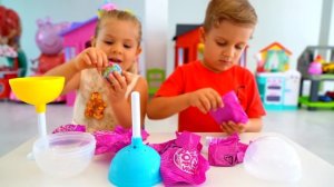 Диана и Рома Диана и спрятанные игрушки-сюрпризы