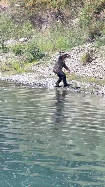 Ловля тайменя #рыбалка #охота #fishing #carpfishing #саха #поход # смотреть онлайн