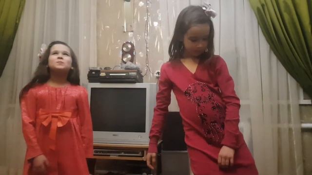 Племяшки. Милана и Линара вечерний концерт(1) смотреть онлайн