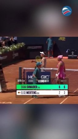 Российская теннисистка разгромила бельгийку и вышла в четвертьфинал WTA-1000 в Риме