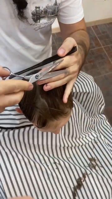 Детские стрижки, малыш выбирает барбершоп.  #барбершоп смотреть онлайн