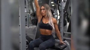 ФИТОНЯШКИ В ЗАЛЕ. На это можно смотреть вечно   Фитнес ?