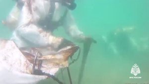 Чеченские спасатели участвуют в работе по очистке Керченского пролива