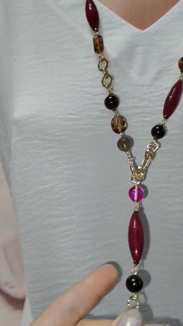 Комплект выполнен из Граната, Халцедона, Улексита и Оп смотреть онлайн