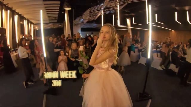 Открытие показа Ukrainian Fashion Week KIDS. Коллекция одежды от итальянского бренда FERLIONI смотреть онлайн