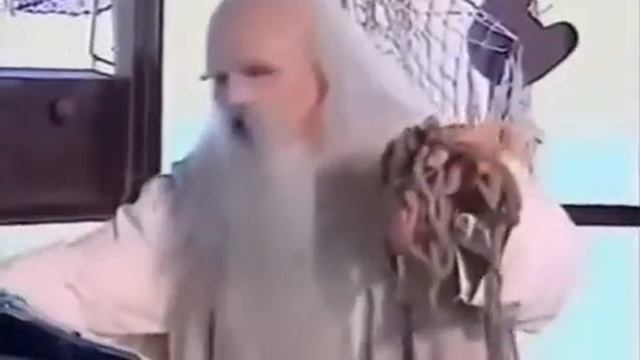 #2 приколы. Дед загодал трудную загадку, но парень отгадал! смотреть онлайн