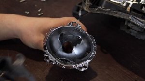 Замена штатных выгоревших линз на Bi-Xenon HELLA 3R | Toyota Avensis