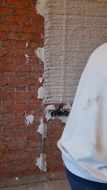 Идеально штукатур накладывает слой, легко, точно, ровн смотреть онлайн