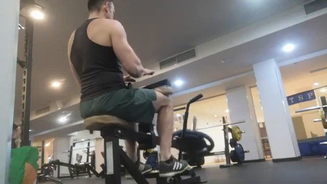 Качаем икры/Голень в тренажёре сидя #икроножные #голен