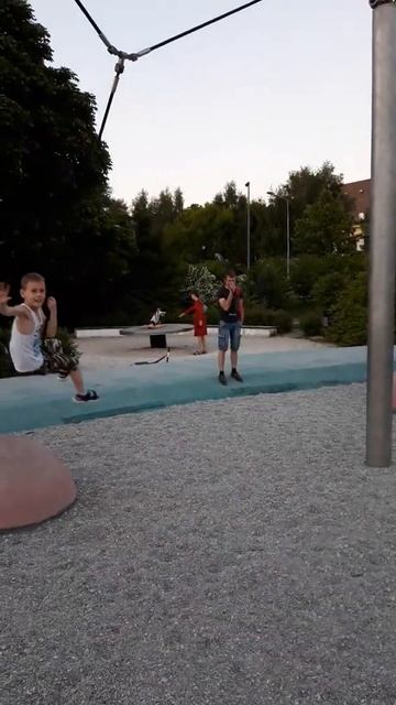 Прыгай на качели!)))