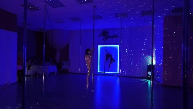 Пилон и пуанты смотреть онлайн