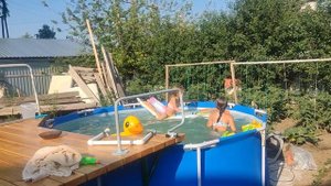 Бассейн готов купания начались