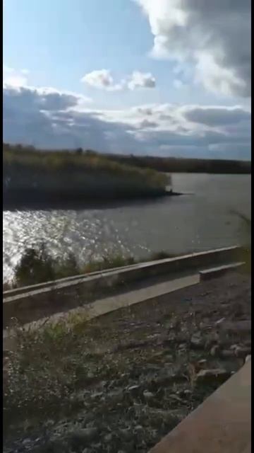 ГОРОДСКАЯ РЫБАЛКА НА РЕКЕ ИРТЫШ В #КАЗАХСТАНЕ #павлода смотреть онлайн