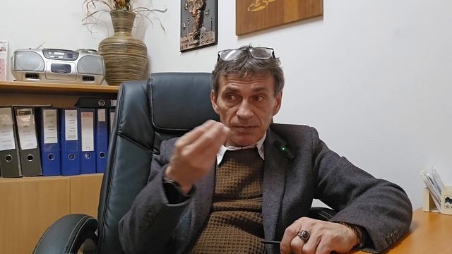 Если, что то я в пиджаке. Ау, гэбня! Мы тоже можем отвеча смотреть онлайн