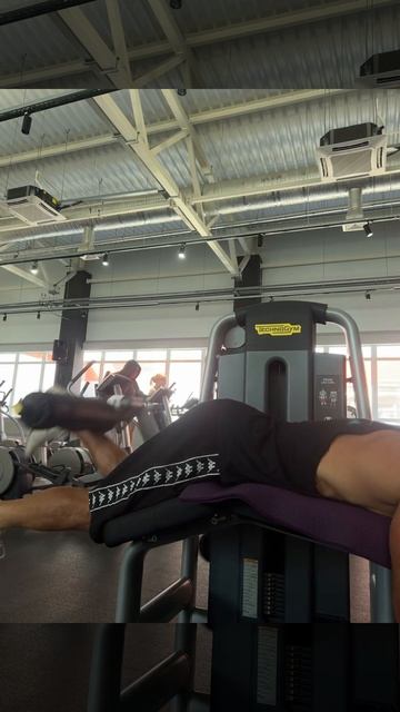 Сгибание голени лежа по одной ноге смотреть онлайн