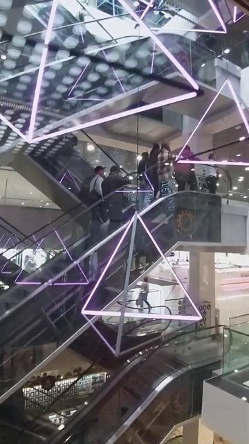 ВЛАДИВОСТОК, прогулка по ТЦ..... смотреть онлайн