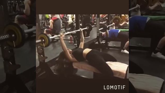 Жим лежа/отжимания от пола смотреть онлайн