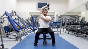 Трицепс - французский жим гантелью сидя, поочередно