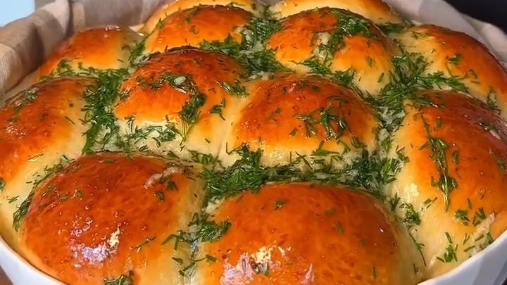Чесночные БУЛОЧКИ на обед...🥐🍲😋    Рецепт в описании ✍️