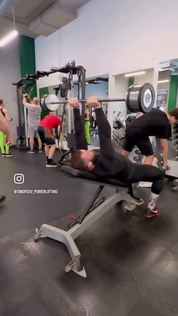 Французский жим со штангой на наклонной скамье + Сгиба смотреть онлайн