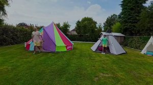 Катя и Бассейн с шариками Доме папа Макса