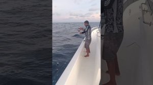 Рыбалка на экваторе. Рыбалка на Мальдивах. Джиггинг. #м