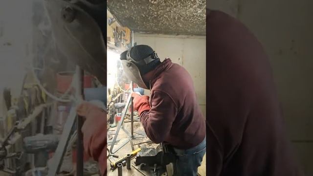 Сварщик по жизни.подставка под покраску автомобильны? смотреть онлайн