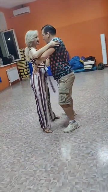 Что делать если тело деревянное? Бачата тебе в помощь # смотреть онлайн