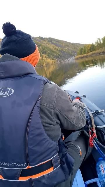 Рыбалка🎣 #лодки #рыбалка #моторы #осень #тайга #туризм смотреть онлайн