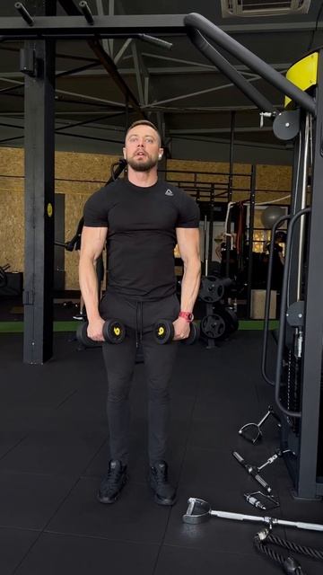 Почергові махи гантелями вперед. смотреть онлайн