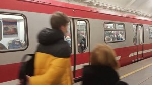 81-722.1/723.1/724.1 Юбилейный в метро Санкт-Петербурга.