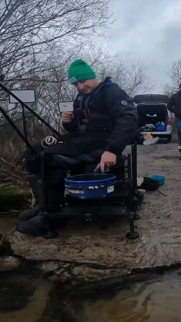 Зловимо щось 😁❓ #фідер #риболовля #fishing #рибак #риба #п? смотреть онлайн