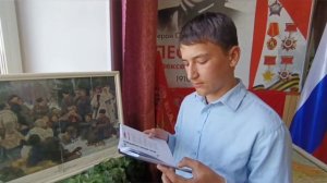 Участник СВО, Владислав Шурчилов, передал в фонд Чикойской школы книги.