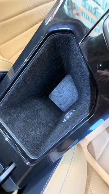 Обшивка самоклеющимся карпетом в подлокотник для Geely Atlas 2 2023- new automobile ремонт обзор