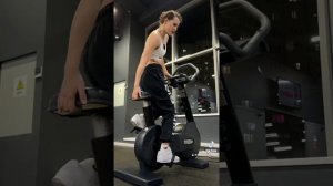 Как пользоваться велосипедом в тренажерном зале? ЧАСТ
